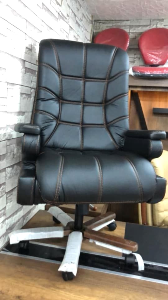 Astorya Müdür Koltuğu (Ahşap Ayak) - Ofis Mobilyaları